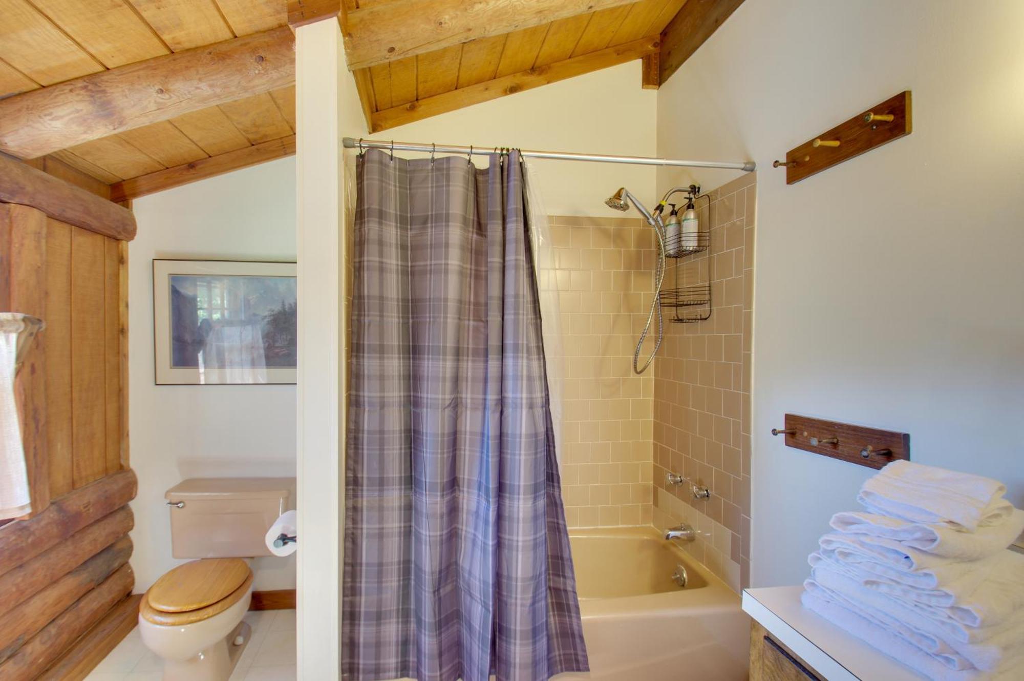 Cozy Log Cabin Getaway With Fire Pit And 3 Acres! Ruckersville Экстерьер фото